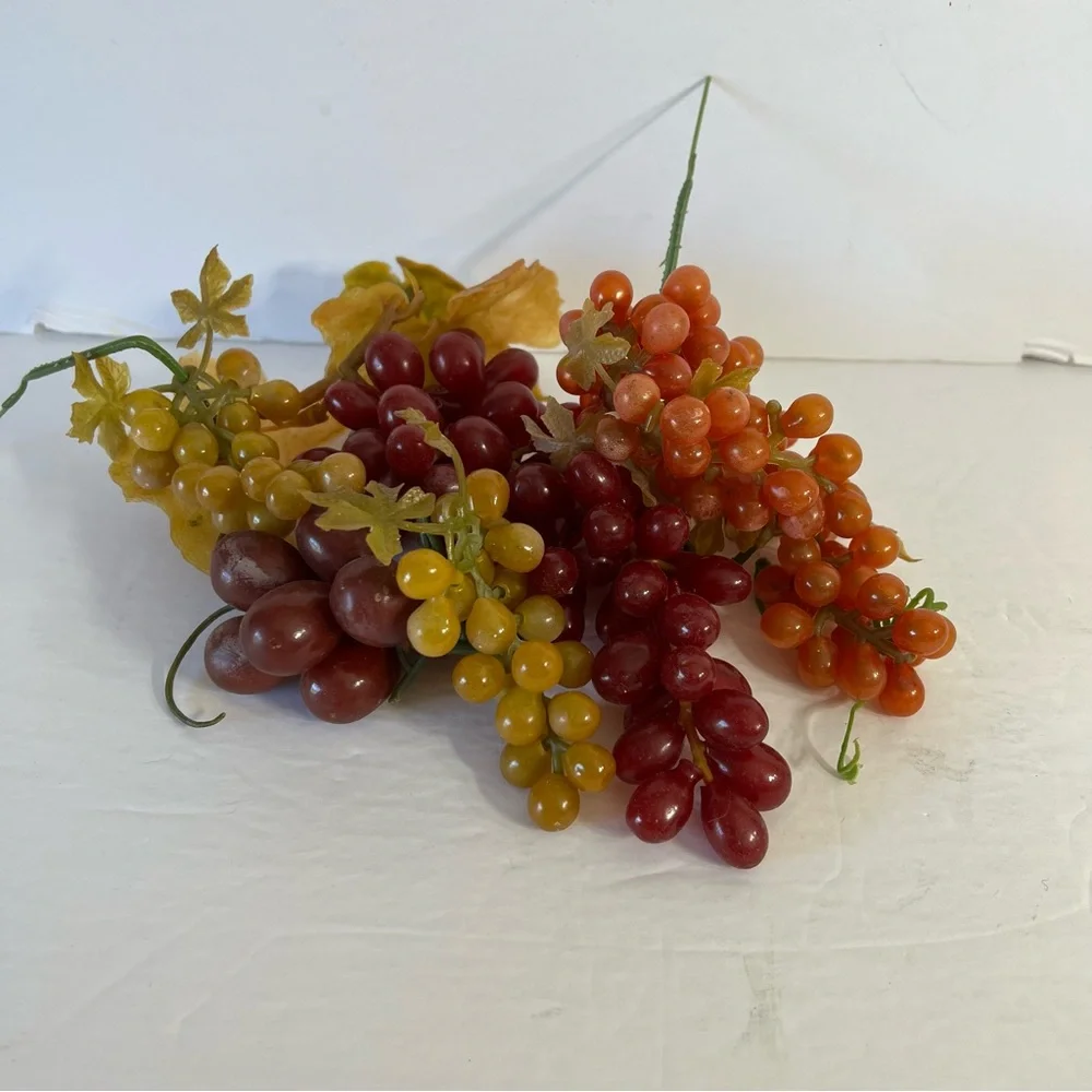 Vintage Plastic and Rubber Grape Bunches Fruit Bowls Decor Arts and Crafts